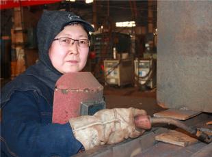 �����w�R����������λ�L(f��ng)��Ů�h�ӏ���ϼ