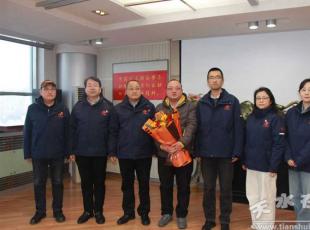 ��ˮ呉��C(j��)�����F(tu��n)��Ҫ�I(l��ng)��(d��o)ǰ�����Fվ�H��ӭ�ӠI(y��ng)�N��܊